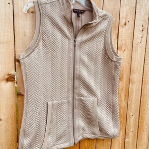 Baccini Vest Beige Khaki Tan Herringbone Weave Front Zipper Size Large
